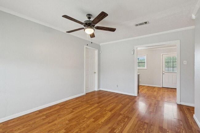 Building Photo - Charming 3-Bed, 2-Bath Home in Marrero – M...
