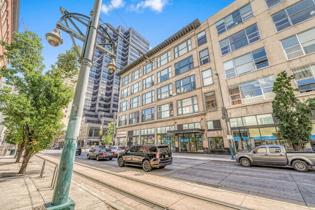 Foto del edificio - $1,550.00, 1 bed1 bath Updated Condo located in the heart of Denver