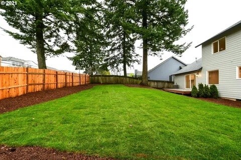 Building Photo - 2039 NW Willow Dr