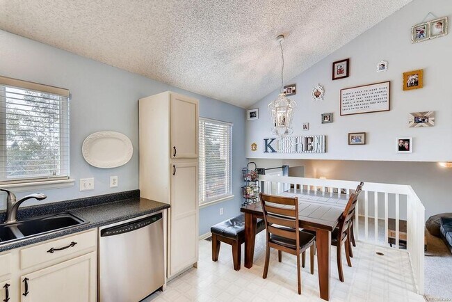 Foto del edificio - 5530 E 130th Dr