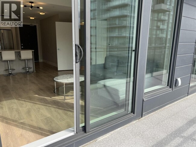 Building Photo - 3588 Sawmill Cres