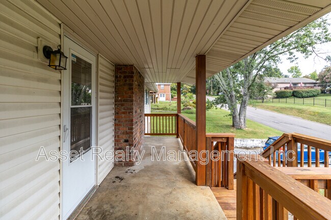 Foto del edificio - 2344 Alice Bell Rd