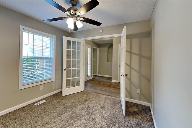 Foto del edificio - 6778 Oakhurst Ct
