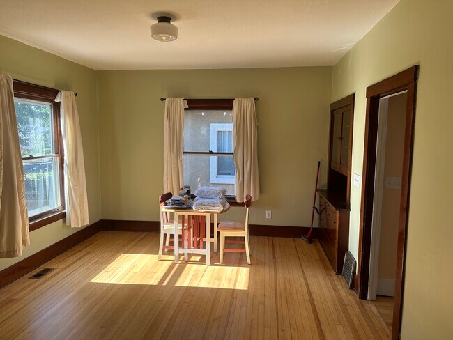 Sala de estar/comedor - 1528 N El Paso St