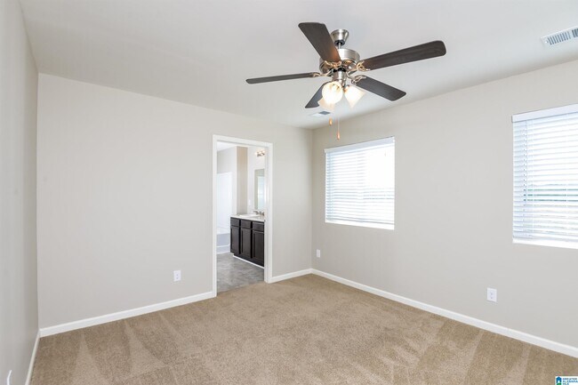 Foto del edificio - 900 Hawthorn Ln