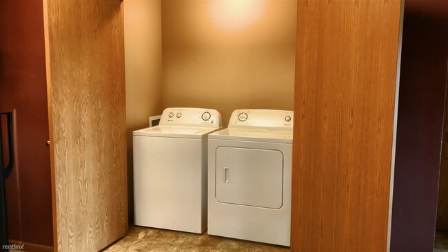 Foto del edificio - 2 br, 1 bath Condo - 2710 10th St 2710 Nor...
