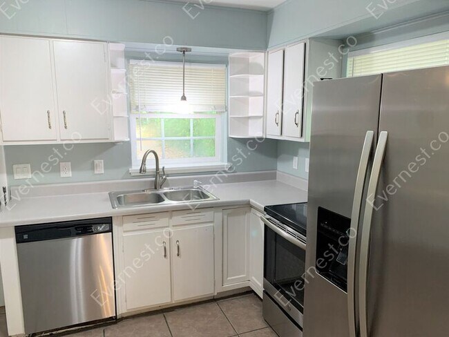 Foto del edificio - 1748 Windsor Blvd