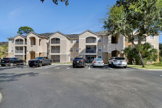 Building Photo - 940 Village Trl