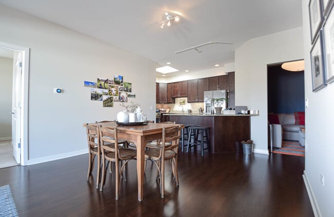 Building Photo - 5858 N Broadway