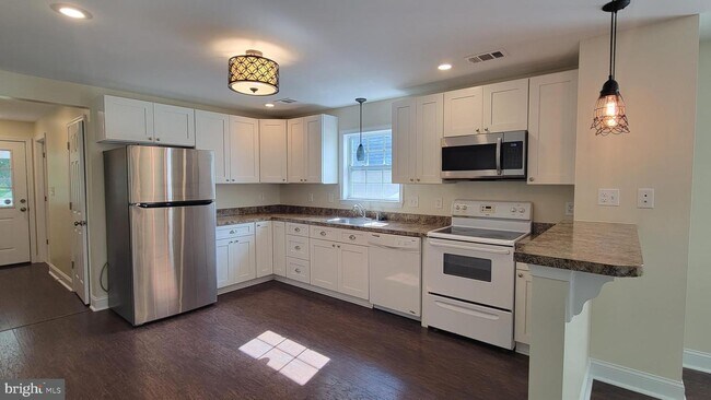 Building Photo - 8109 SHORE