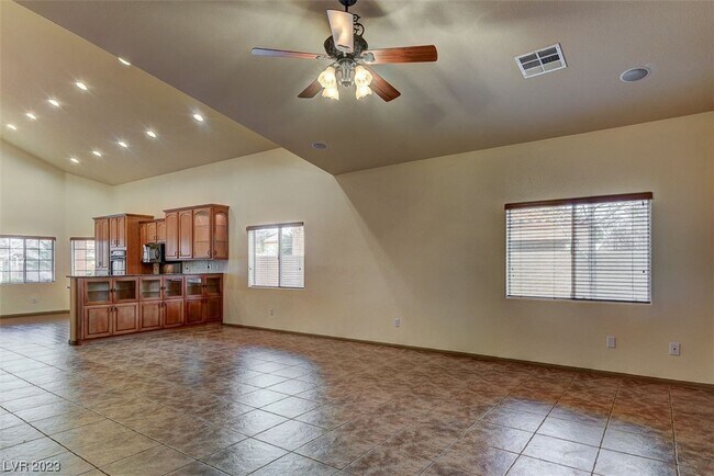Building Photo - 770 Maranello St