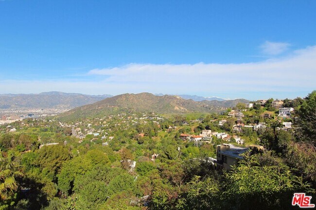 Foto del edificio - 7353 Pyramid Pl