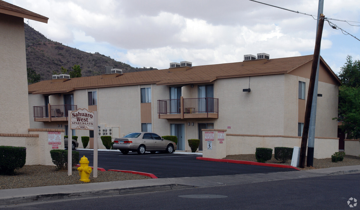 Building Photo - Sahuaro West