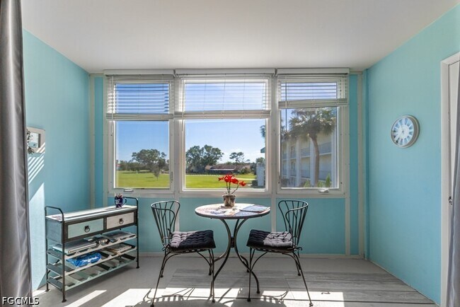 Foto del edificio - 1700 Pine Valley Dr