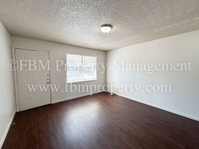Foto del edificio - Willow Court Apartments, Unit 301 - Cozy 2...