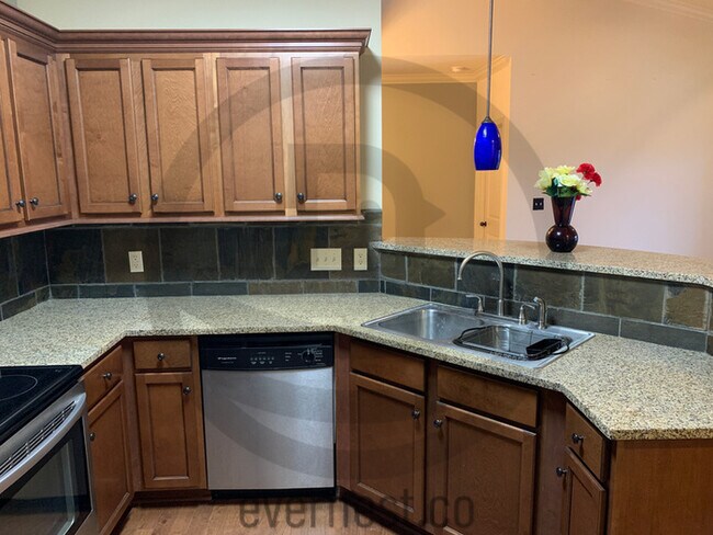 Building Photo - 1021 Riverhaven Pl