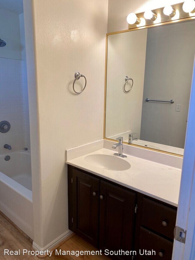 Building Photo - 3 br, 2.5 bath House - 1591 W 1170 N #24
