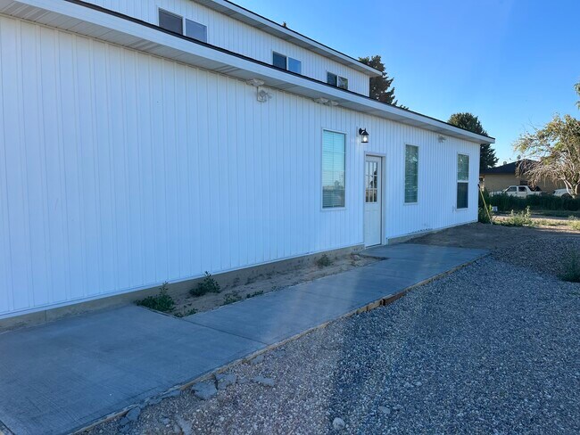 Building Photo - 1044 N Highway 91