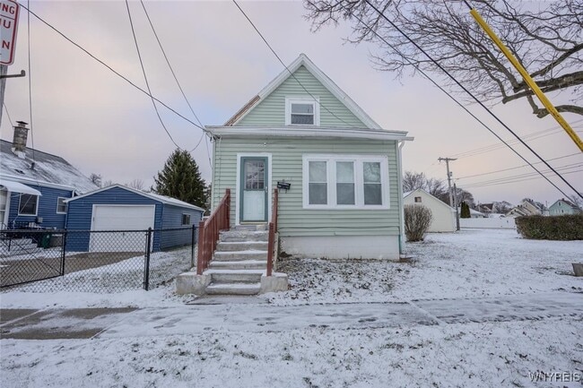 Building Photo - 68 Sirret St