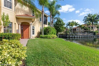 Building Photo - 5050 Blauvelt Way