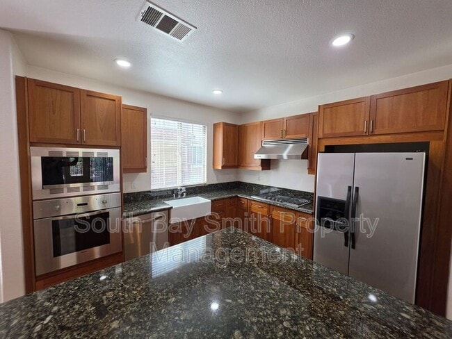Building Photo - 84 Palos Verdes Blvd