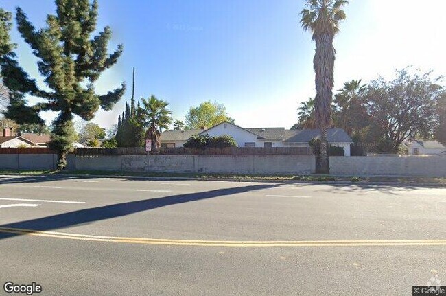 Building Photo - 8856 Casaba Ave