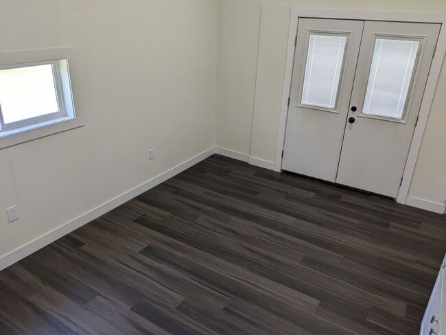 Foto del edificio - 505 W C St