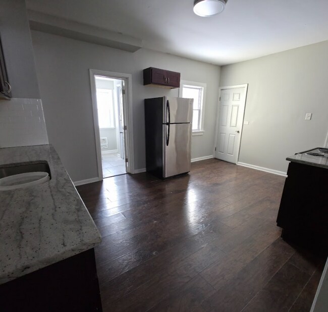 Foto del edificio - Single Family Home 3 beds 2 bath Available Now!