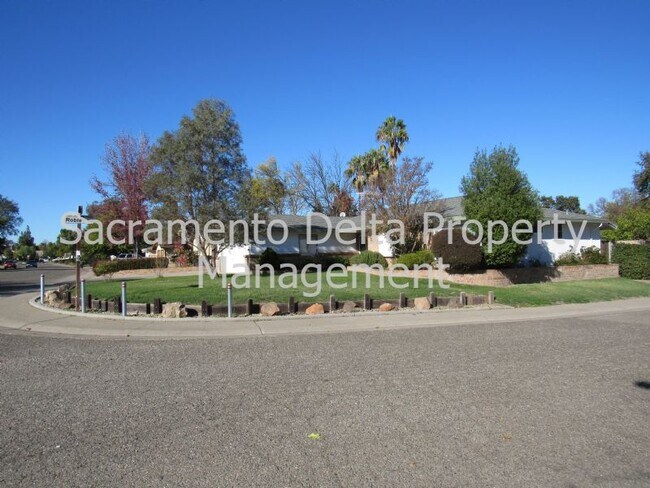 Foto del edificio - 6800 Gold Run Ave
