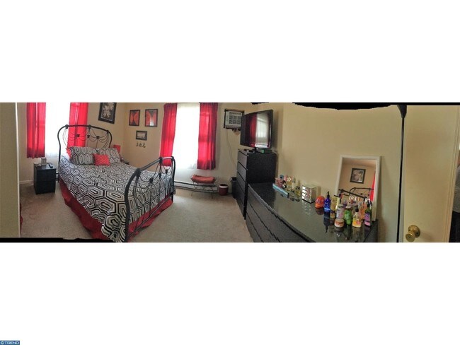Interior Photo - 424 Lincoln Ave