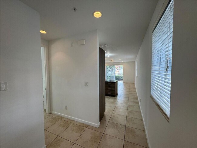Foto del edificio - 2675 SW 81st Terrace