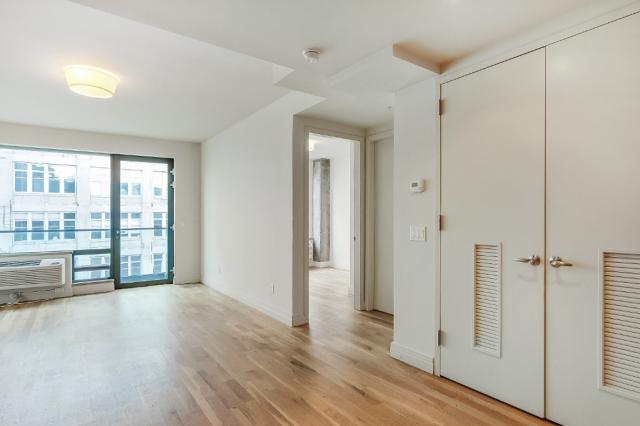 Foto del edificio - 1 bedroom in BROOKLYN NY 11249