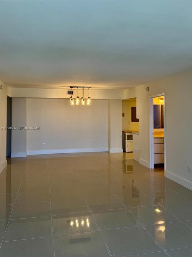 Building Photo - 2333 Brickell Ave