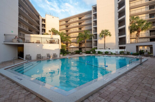 Building Photo - 2 Dondanville Rd