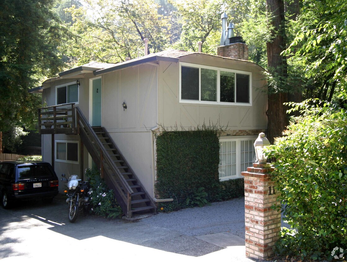 Primary Photo - 227 Throckmorton Ave