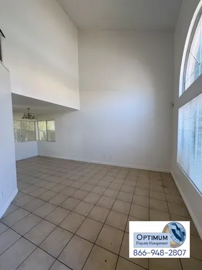 Foto del edificio - Charming 3-bedroom, 2-bathroom two-story home