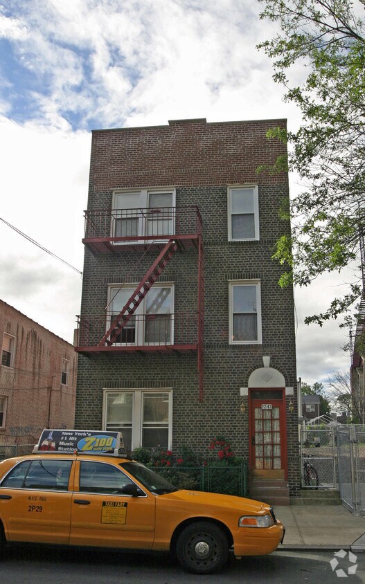 Foto del edificio - 2243 27th St