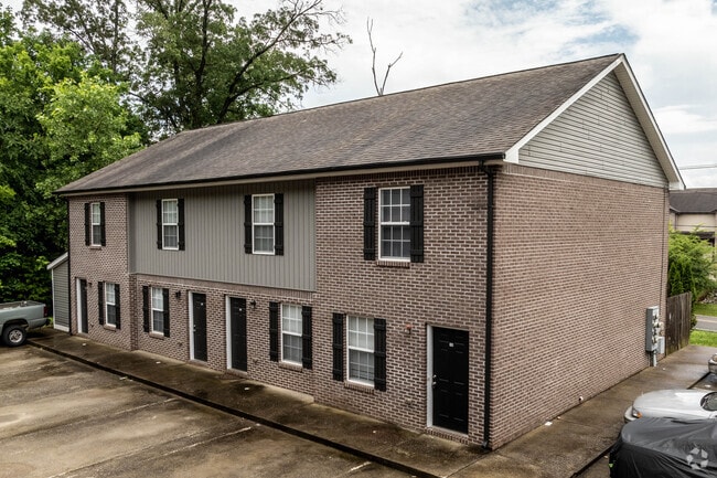 Building Photo - 685 Tracy Ln