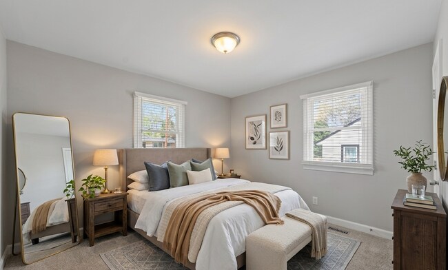 Foto del edificio - 1910 Hilldale Dr