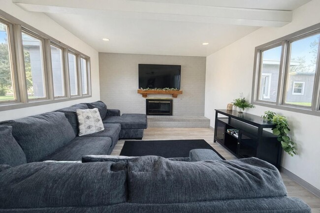 Building Photo - 3404 42nd St