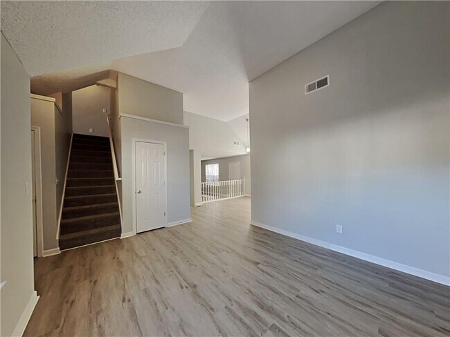 Foto del edificio - 7010 Mahogany Dr