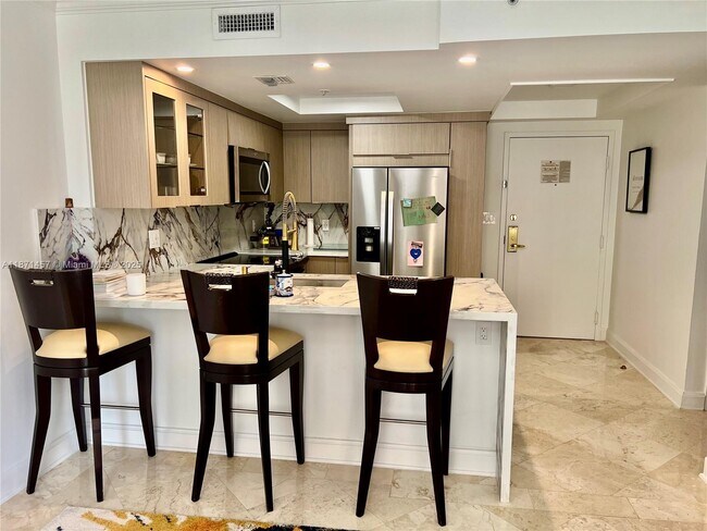 Foto del edificio - 2951 S Bayshore Dr