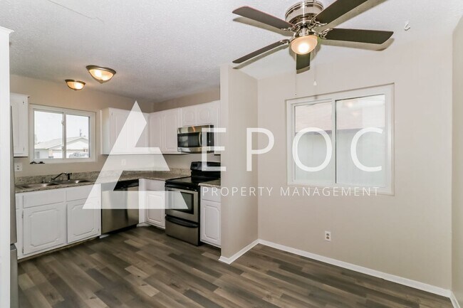 Foto del edificio - 2208 Creekwood Dr