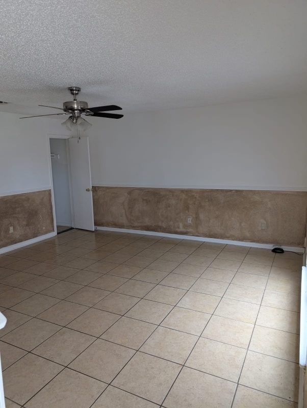 Building Photo - 1805 Cedarhill Dr