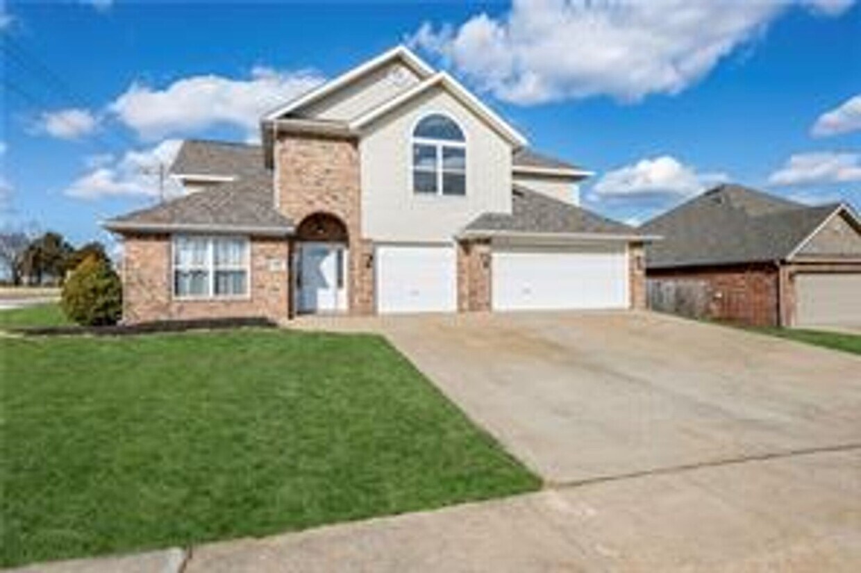 750 Saddlehorn Dr, Centerton, AR 72719 House Rental in Centerton, AR