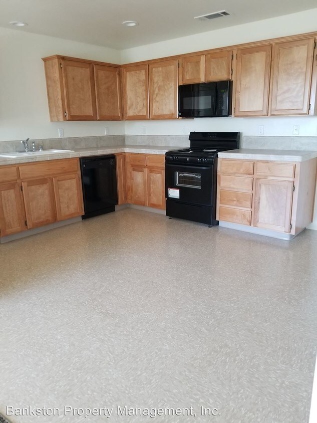 Building Photo - 222-226 Burrel Dr