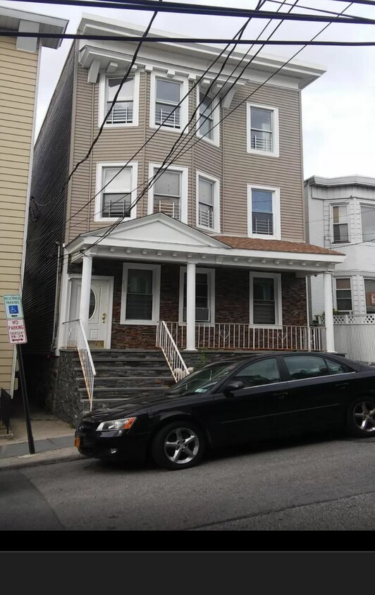 Home on nice quiet block - 133 Webster Ave