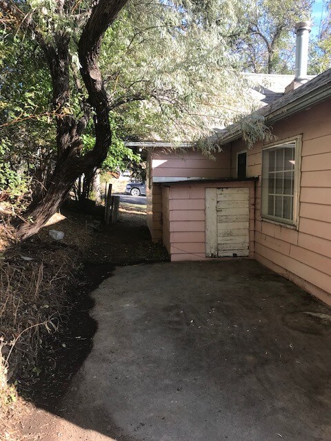 Foto del edificio - 823 Warren St