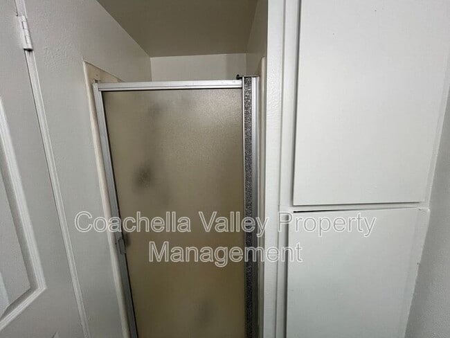 Building Photo - 556 E Chuckwalla Rd