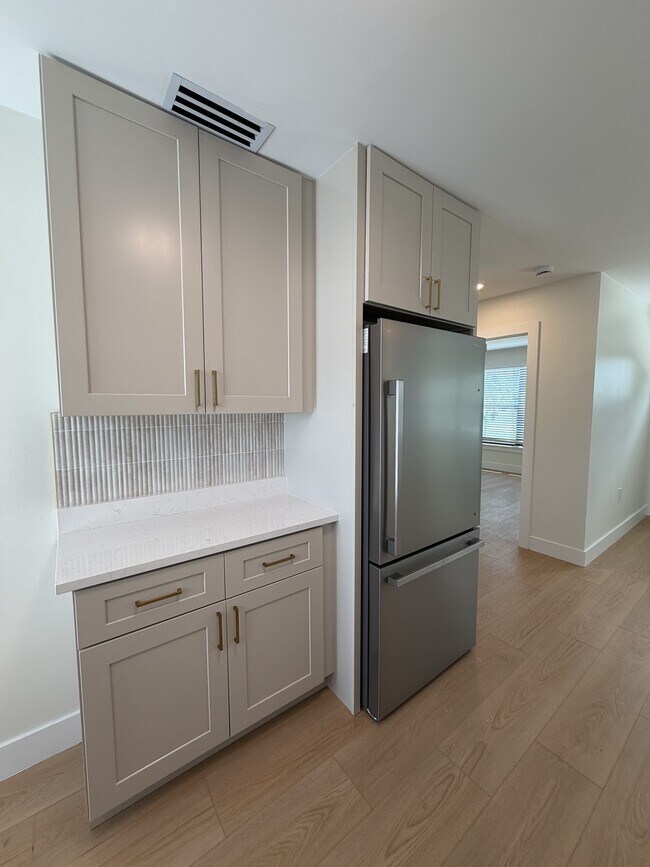 Foto del edificio - 2 Bed/1 Bath - Unit 2
